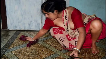 Indian house owner's busty maid engages in steamy solo session while his wife is away