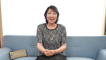 业余妻子Hiroko Sekine的第一次在镜头前展示她的成熟技巧